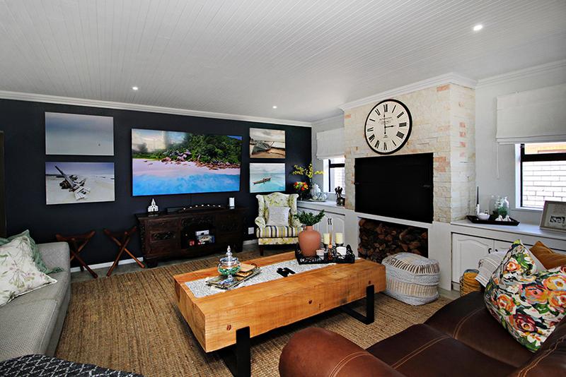 6 Bedroom Property for Sale in Reebok Western Cape